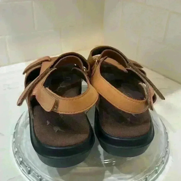 Propet womens tan sandals size 7 - Picture 5 of 9